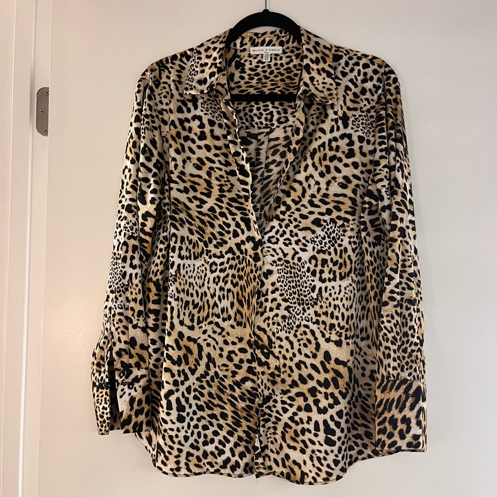 Chic Leopard Print Button Down Shirt